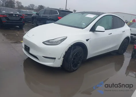 2020 Tesla Model Y Long Range Dual Motor All-Wheel Drive z USA, uszkodzony, nr VIN 5YJYGDEE3LF032585